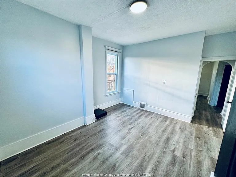 531 Langlois Ave — Photo 17