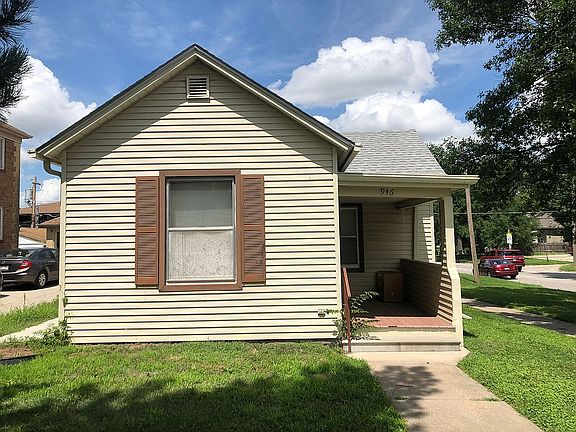 5th image of 946 Garfield St