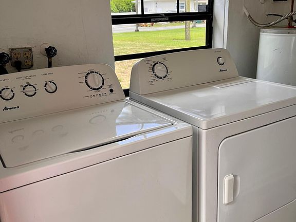 5th image of 18481 NE 21st Ct