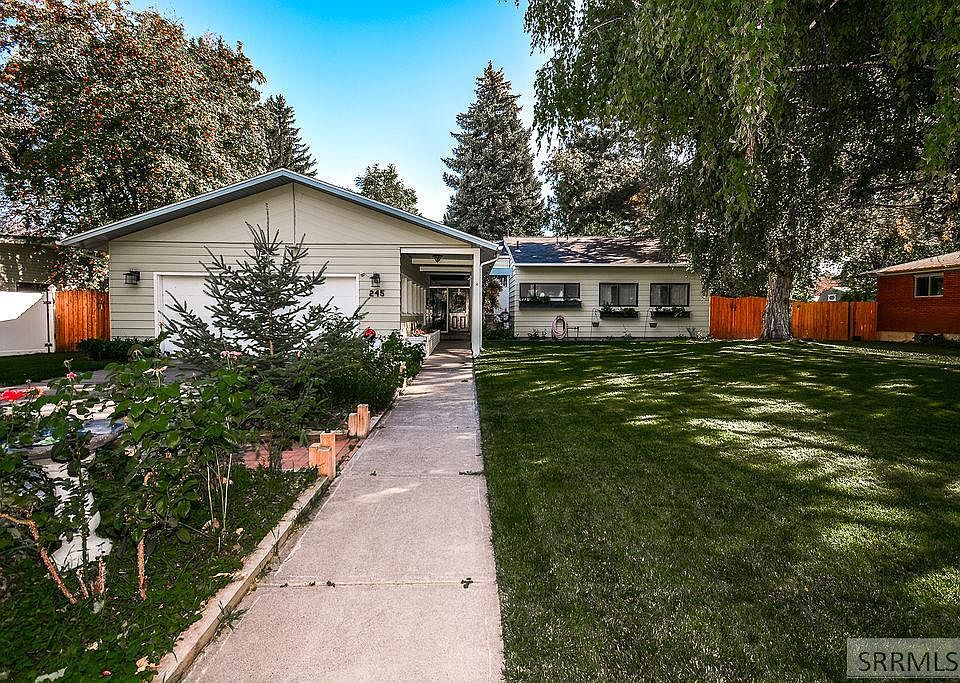 1st image of 245 S Lloyd Cir