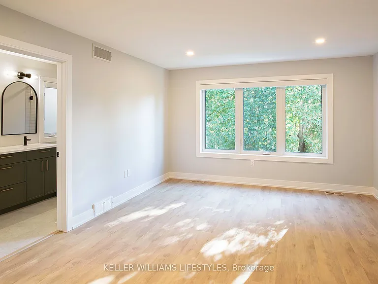 121 Cathcart St #A — Photo 8