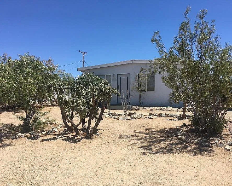 2 bed, 808 sqft, $1,200 — Photo 2