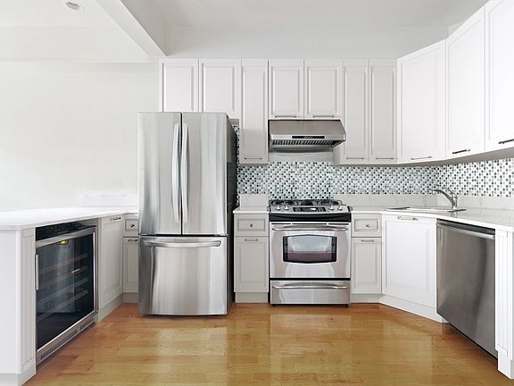 3rd image of 91 Douglass St APT 1