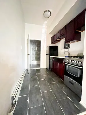 Rented by Safdie Realty Group | media 4