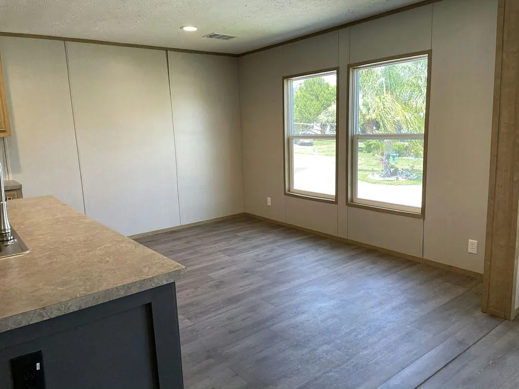 3 bed, 2.0 bath, 1456 sqft, $1,499 — Photo 3