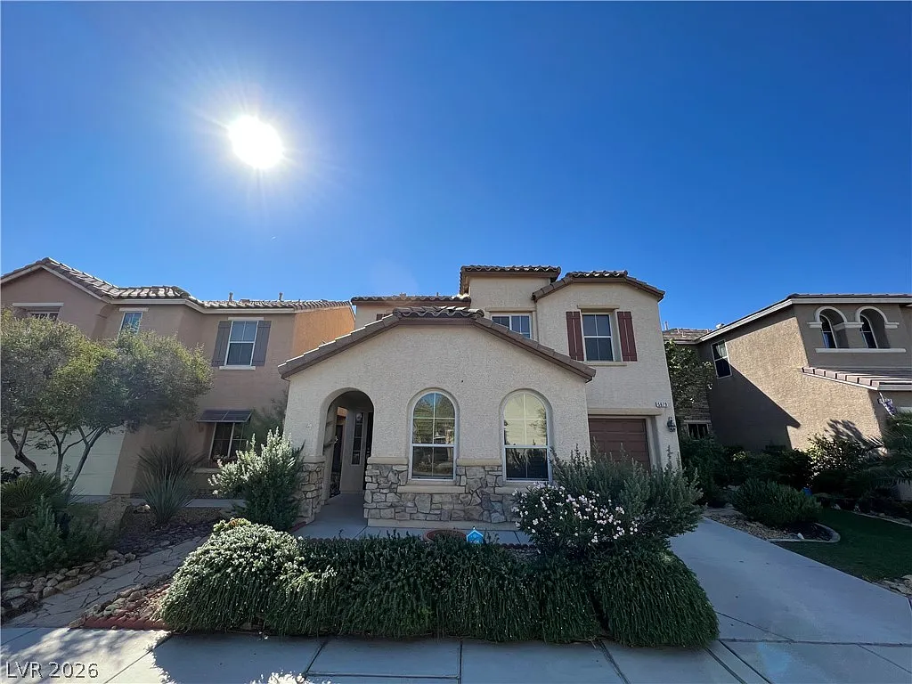 3 bed, 3.0 bath, 1615 sqft, $2,210 — Photo 1