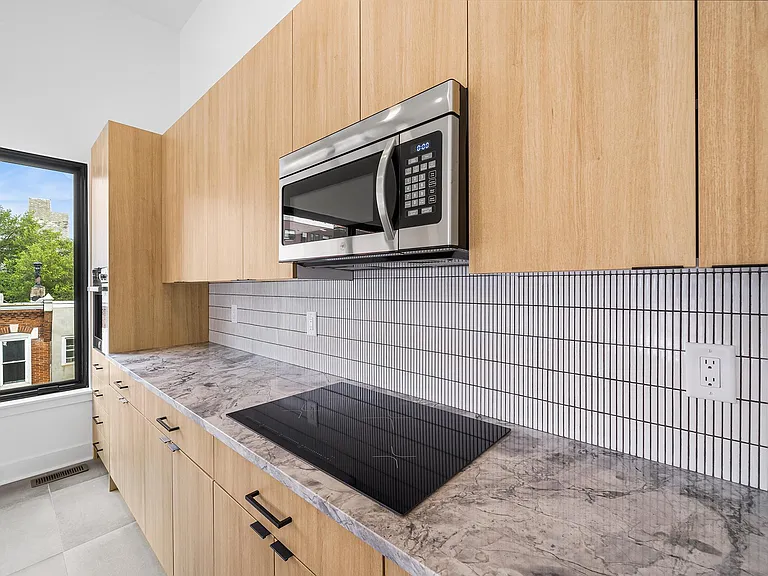 1772 N Front St #3 — Photo 21