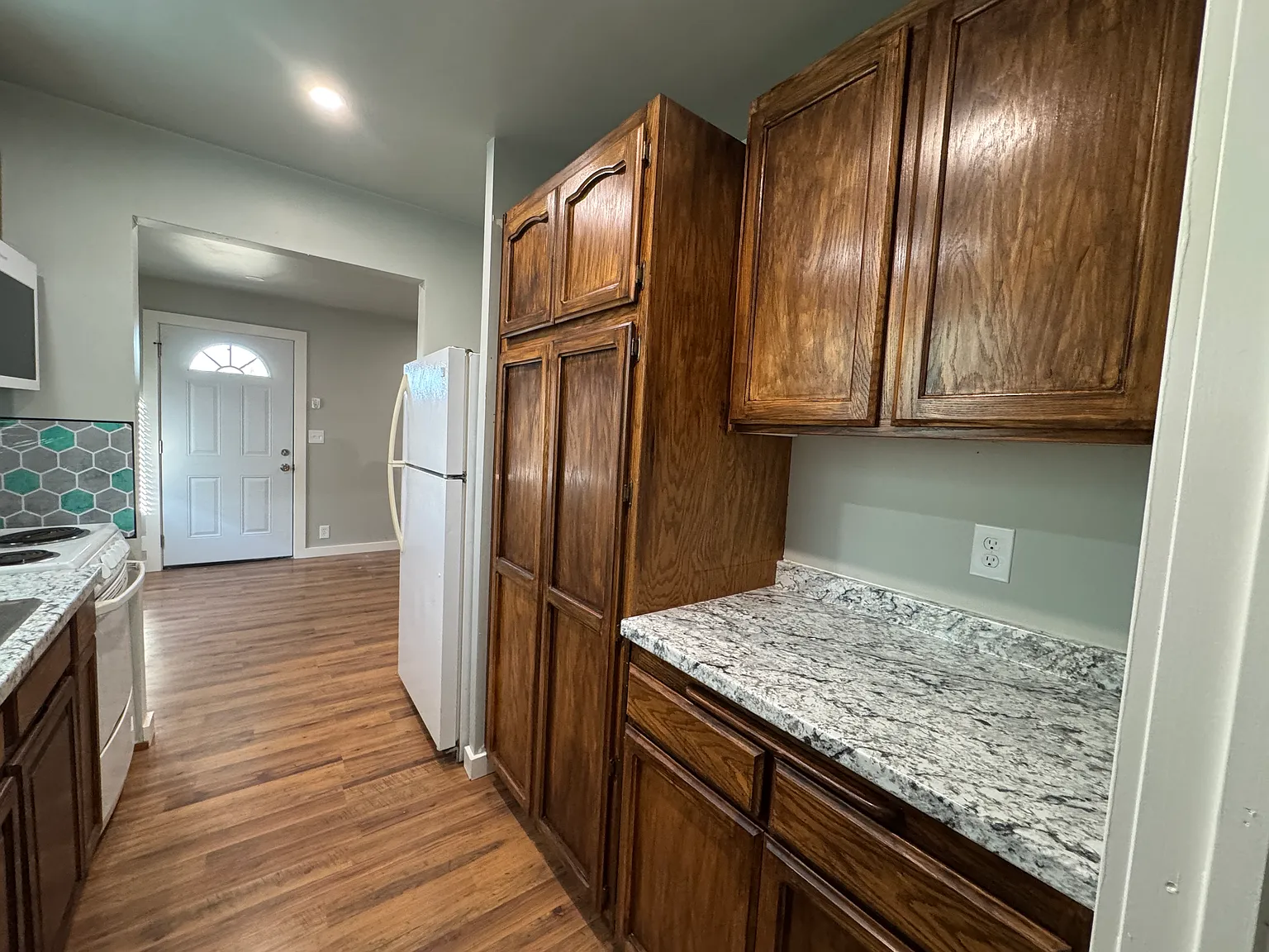 1 bed, $1,050 — Photo 3