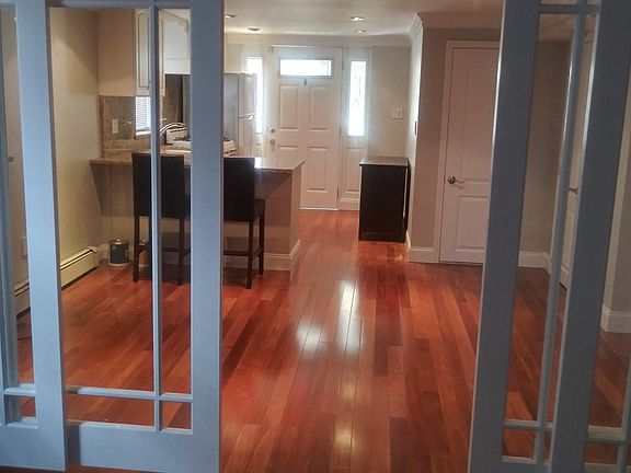 4th image of 1633 Bayshore Ave #1