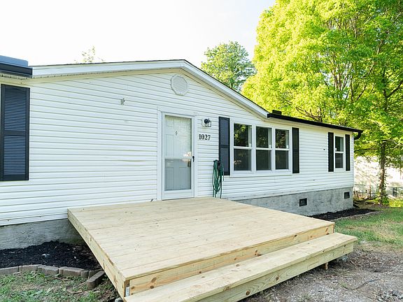 2nd image of 1027 Carson Springs Loop