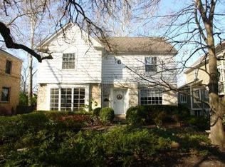 292 Bartram Rd, Riverside, IL 60546