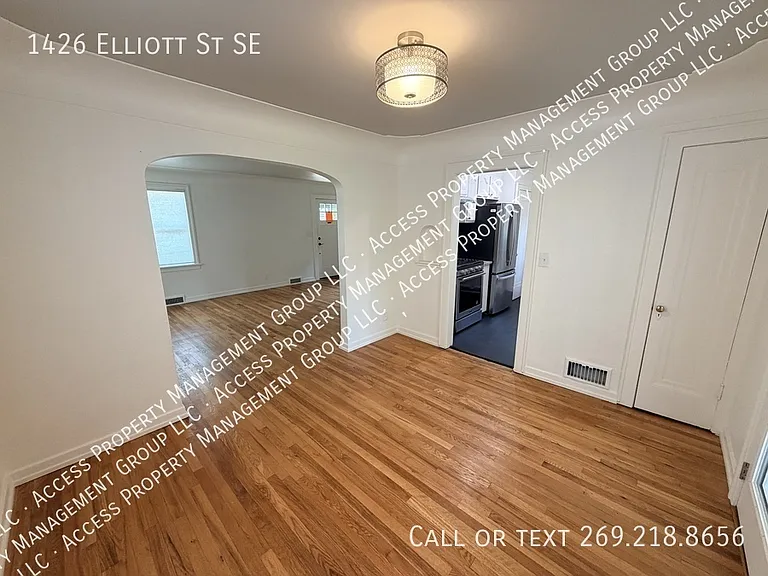 1426 Elliott St SE — Photo 7