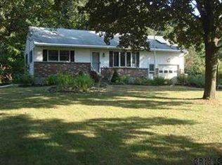1040 Winne Rd, Niskayuna, NY 12309