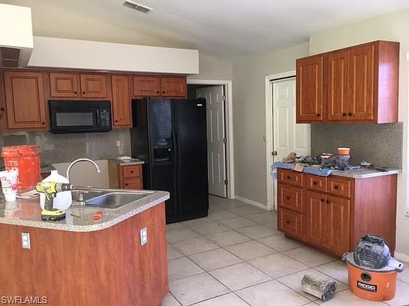 5th image of 4836 SW 24th Ave