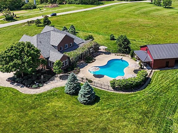 3rd image of 158 Lisle Ln
