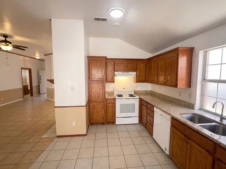 4701 Wildfire Rd NW — Photo 3