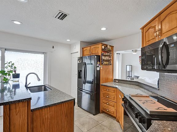 5th image of 3737 NW 107 Way