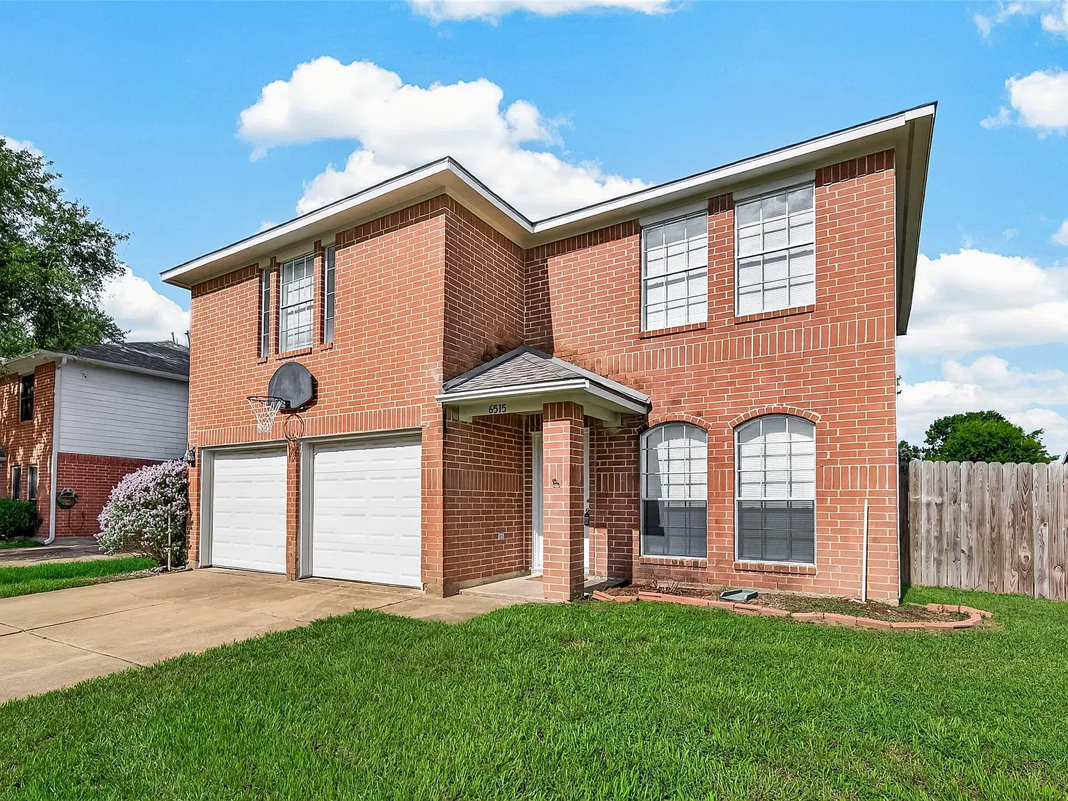 4 bed, 2.5 bath, 1738 sqft, $1,900 — Photo 2
