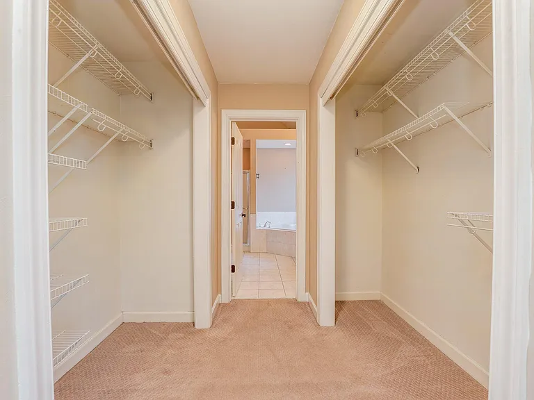 800 Sherrard Ct — Photo 24