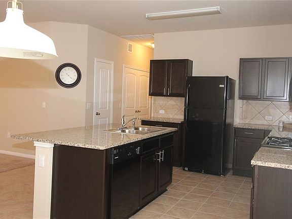 5th image of 503 Brashear Ln