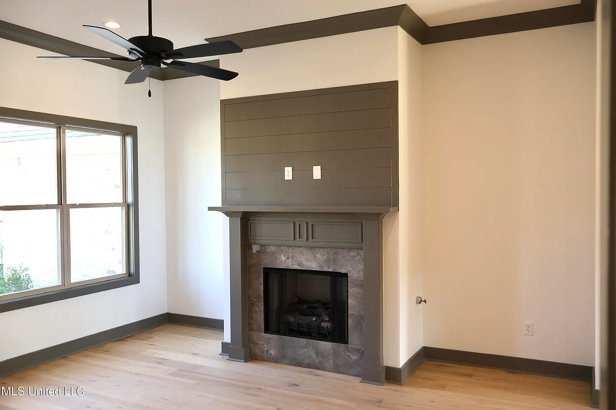 Building Photo - 317 Willow Way