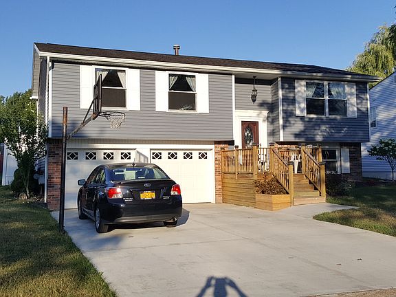 2nd image of 105 Chapel Glen Dr