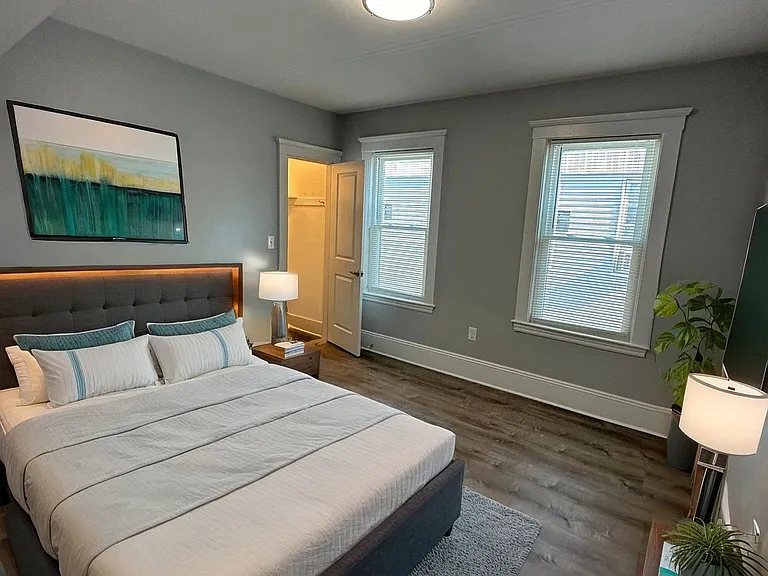 517 Washington St #2 — Photo 5