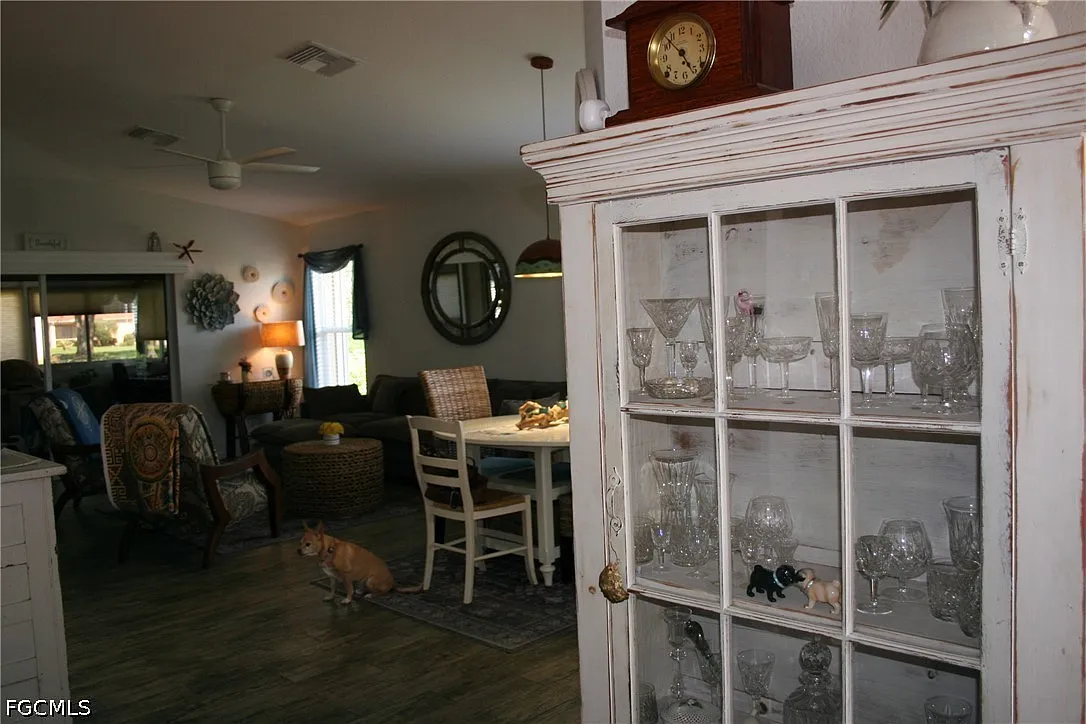 2 bed, 2.0 bath, 1539 sqft, $4,000 — Photo 3
