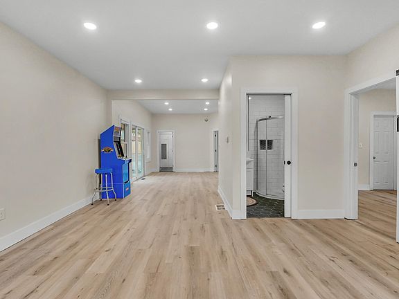 3rd image of 28 S Fremont St NE #28