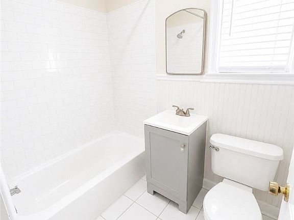 5th image of 1320 E 54th St