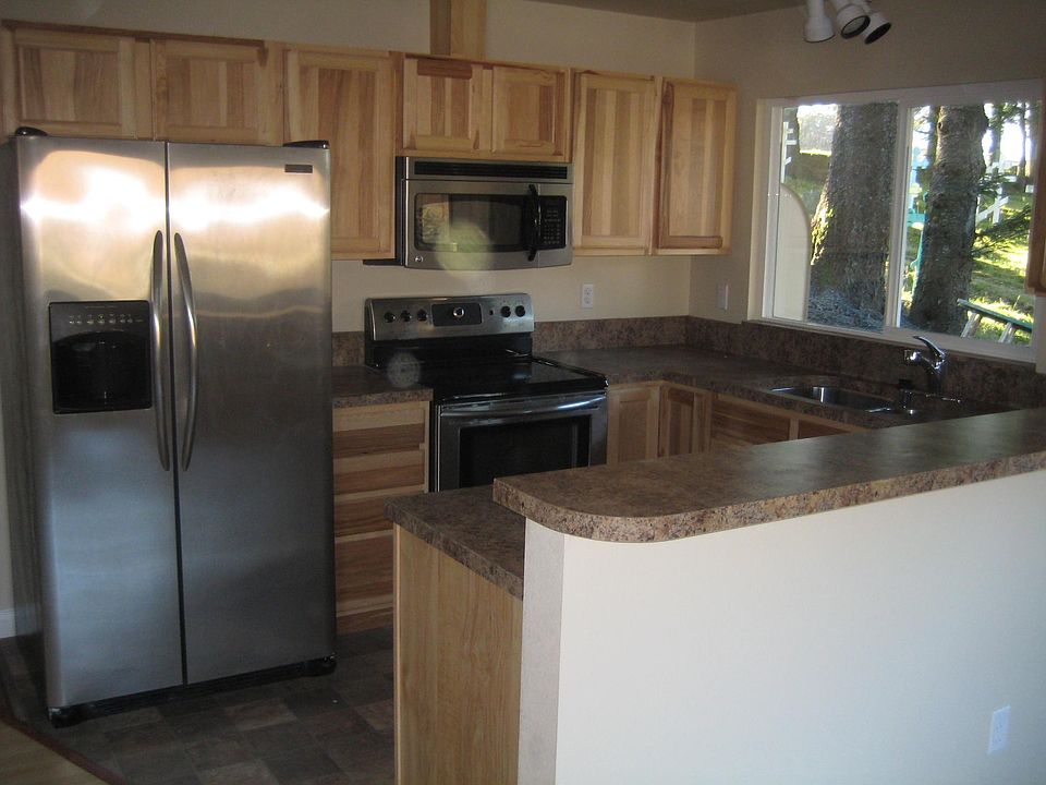 Kitchen, stove, dishwasher. Beautiful view (no neighbors)