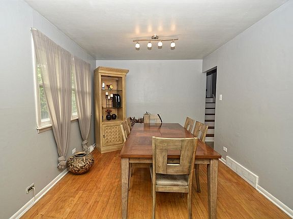 4th image of 15755 Dante Dr