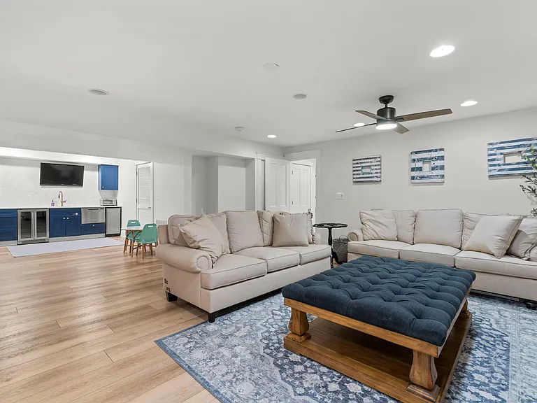 2942 Edgewater Dr — Photo 18
