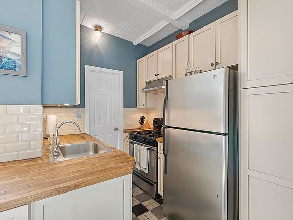 5th image of 818 Willow Ave APT 5L