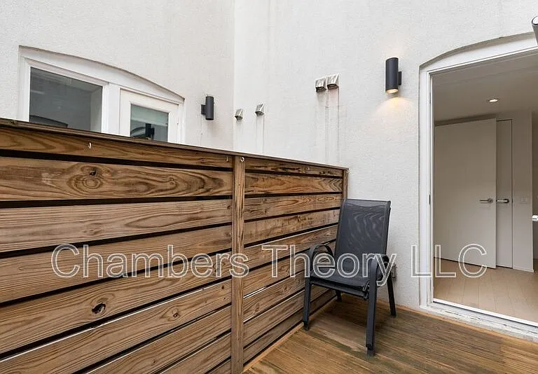 2422 17th St NW #104 — Photo 20