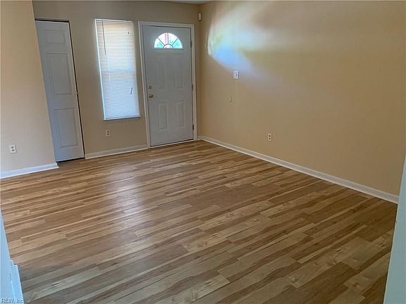 3rd image of 3723 Turnpike Rd APT 202