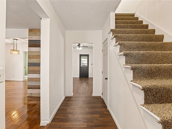 4th image of 403 9th St