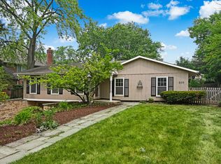 609 Lakeside Dr, Hinsdale, IL