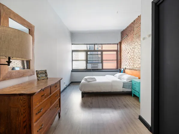 393 Eighth Avenue image 3 of 13