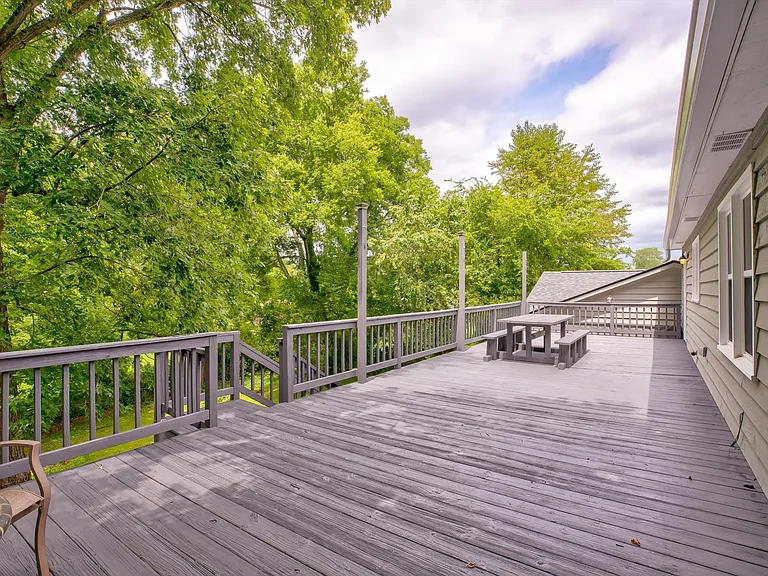 1301 Glenoaks Dr — Photo 27