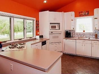 5th image of 20 Fleetwood Dr