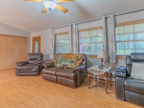 3rd image of 1176 Acorn Cir