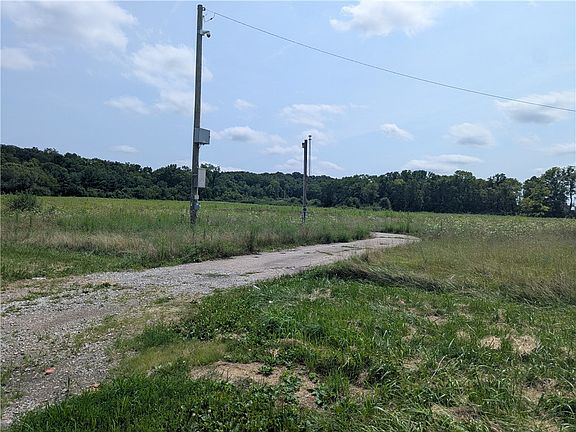 3rd image of 5888 Urbana Rd