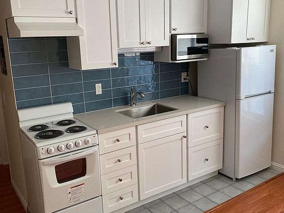 2nd image of 1453 Colby Ave #6
