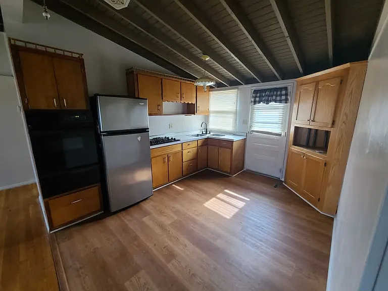 111 Hanson Dr — Photo 5