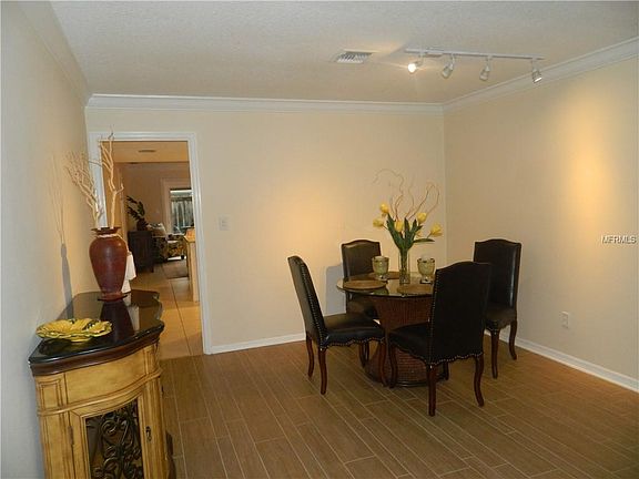 4th image of 914 Hillary Ct #12