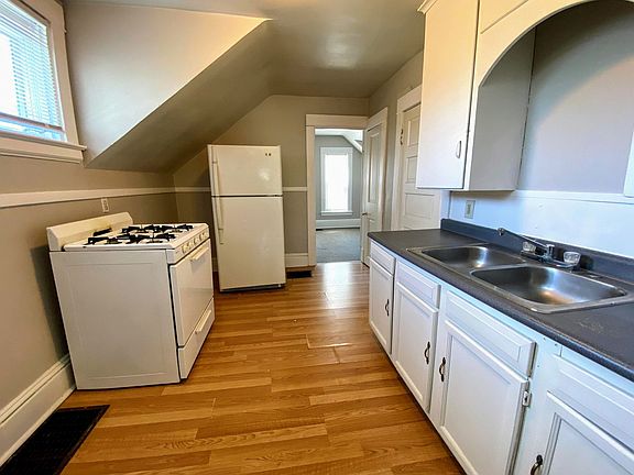 5th image of 314 Cherry St SE APT 6