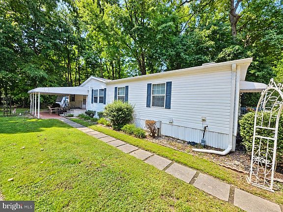 3rd image of 718 Cardinal Dr