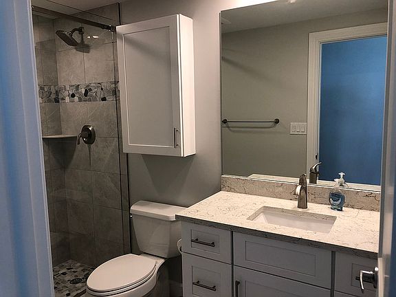 5th image of 240 Seaview Ct APT 505