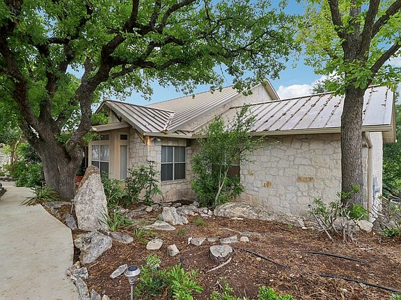 5th image of 1904 Summit Ridge Dr N